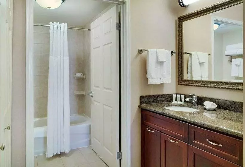 スタンダードスタジオ, Staybridge Suites Oakville Burlington, An Ihg