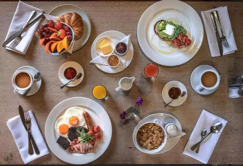 キングサイズベッドのスーペリアルーム, The Crown Inn