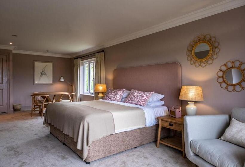 디럭스 룸 킹사이즈 침대, The Crown Inn