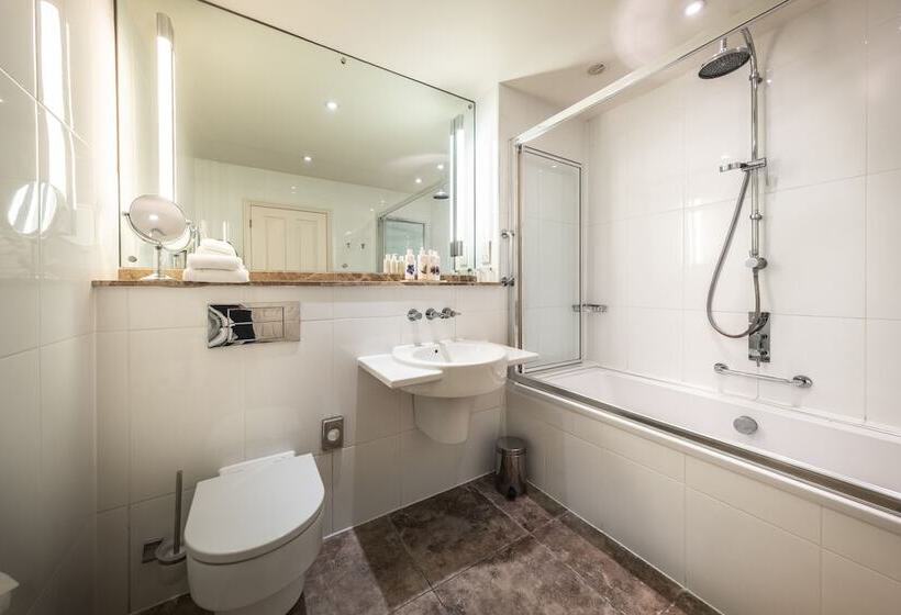 수피리어 룸, The Crown Inn