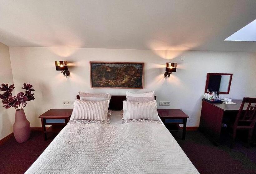 اتاق سوپریور, Vilhelmine