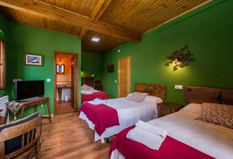 スタンダードトリプルルーム, Hostal Peña Santa