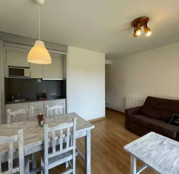 1 Bedroom Apartment Mountain View, Aparthotel Sant Andreu