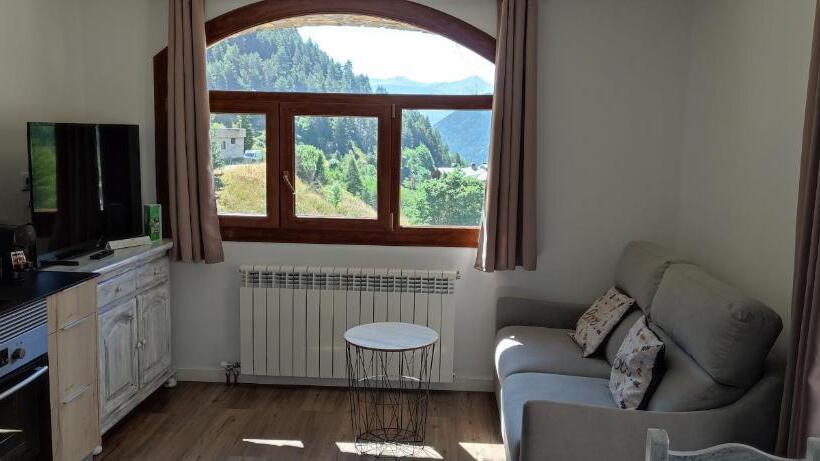 2 Bedrooms Apartment Mountain View, Aparthotel Sant Andreu