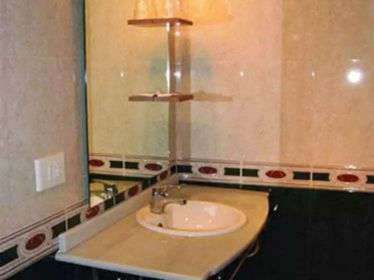 Camera Standard, Hostal Monasterio De Rueda
