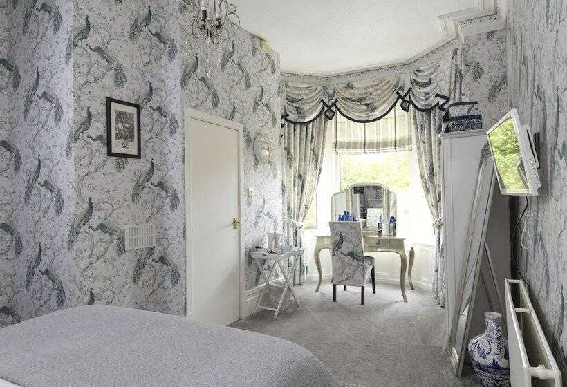 חדר דלוקס, Howarth House