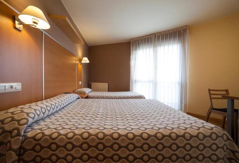 غرفة قياسية مزوَّدة بتراس, La Polar