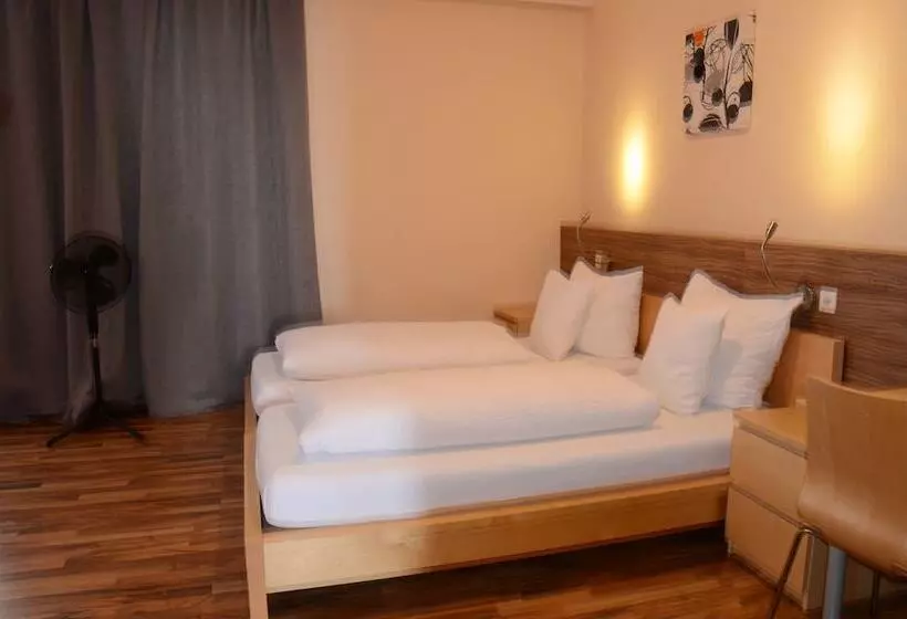 Standard-huone, Maria
