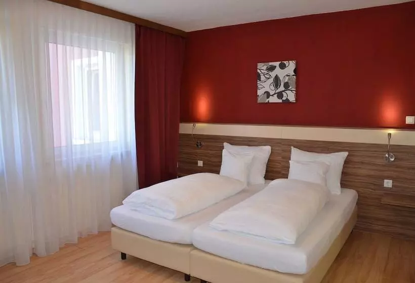 Standard-huone, Maria