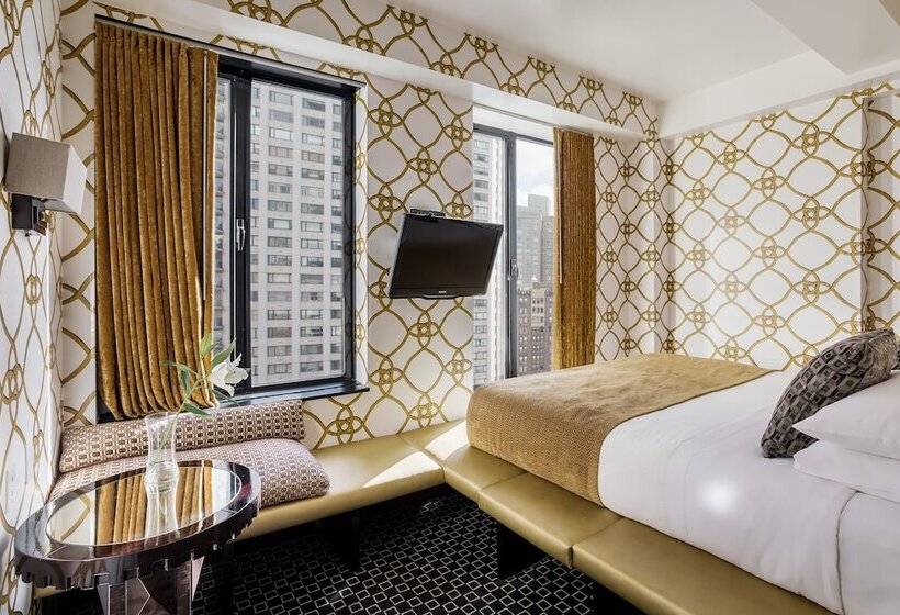 带大床的标准间, 45 Times Square