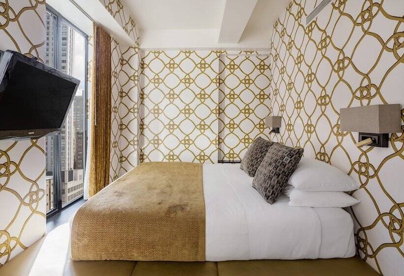 带大床的标准间, 45 Times Square