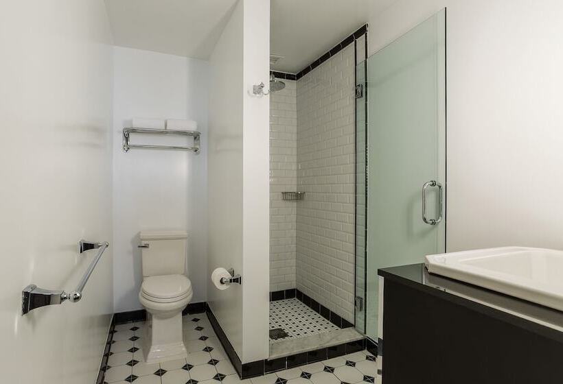 基本间, 45 Times Square