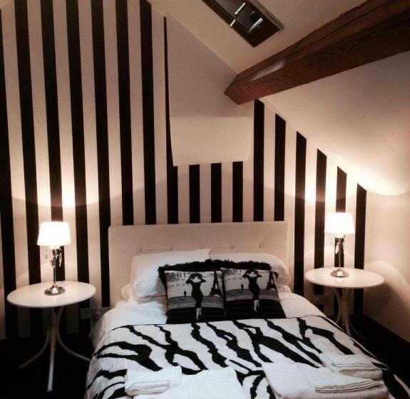 스탠다드 룸, The Swan Taphouse