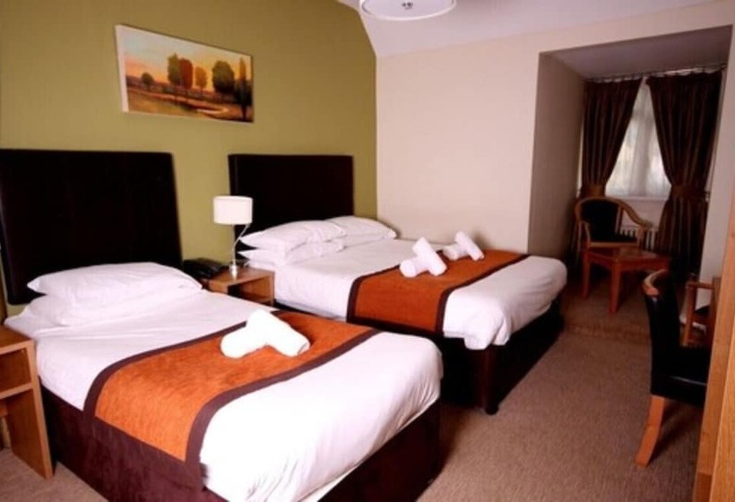 חדר משפחתי, The Twelve Knights