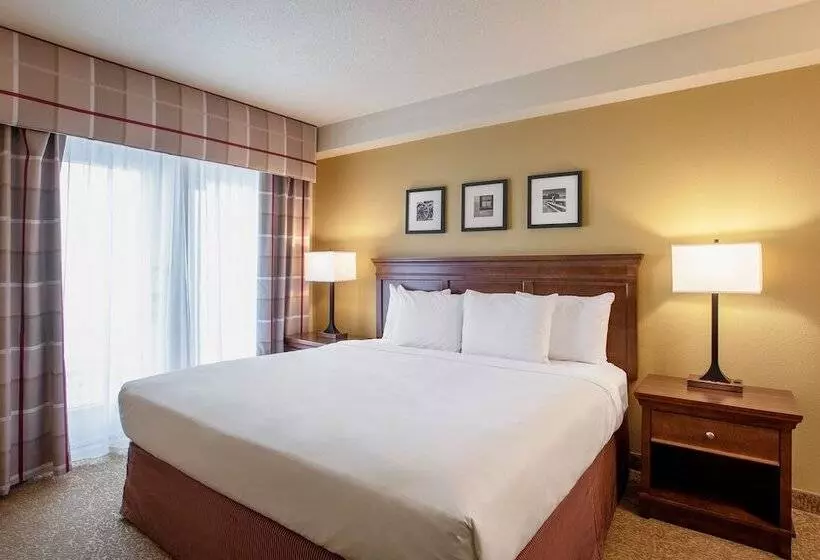 سوئیت با تخت بزرگ, Travelodge Suites By Wyndham Regina Eastgate Bay