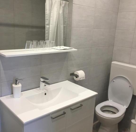 غرفة قياسية, House Zupan