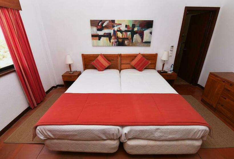 套房带园景, Praia Da Lota Resort - Beachfront Hotel