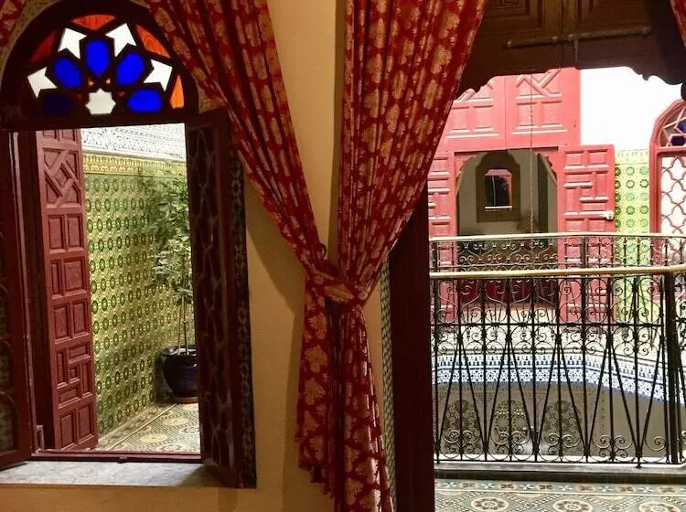 سوییت خانوادگی, Riad A La Belle Etoile