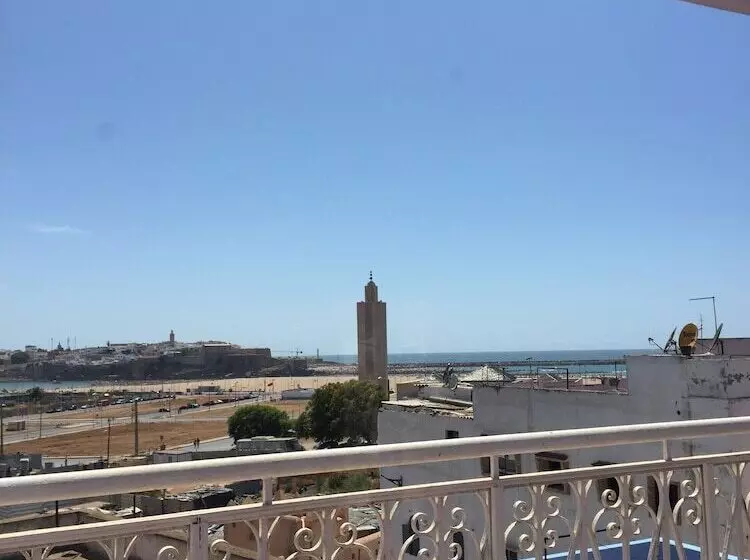 سوییت خانوادگی, Riad A La Belle Etoile