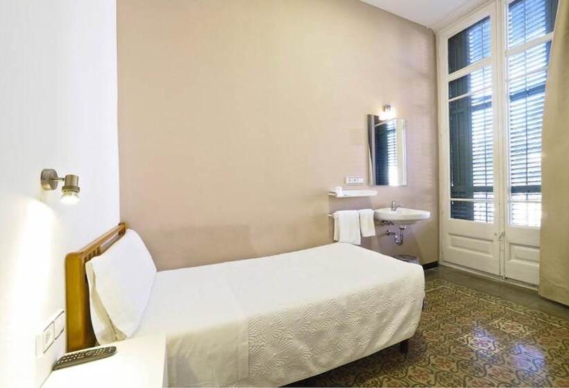 Номер Стандарт Индивидуальный Совместная Ванная, Pension Peiro