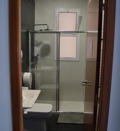 Номер Стандарт Индивидуальный Совместная Ванная, Pension Peiro