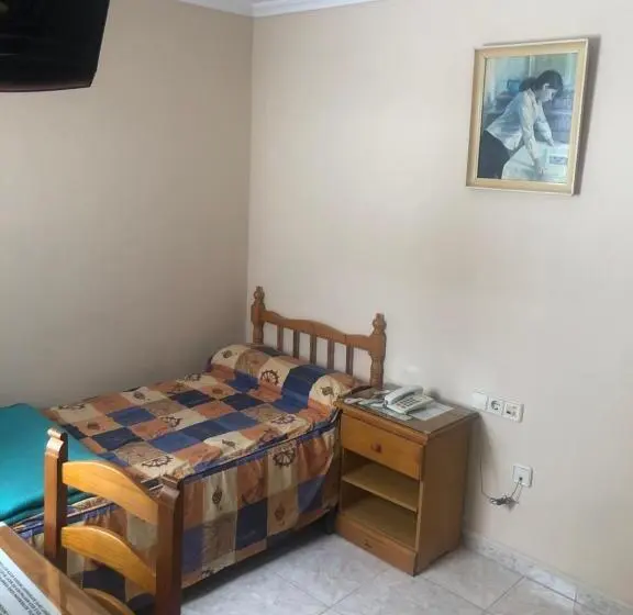 اتاق استاندارد یک نفره, Hostal Algeciras