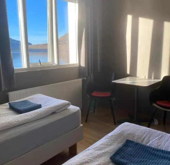 اتاق لوکس با چشم‌انداز دریا, Stöð Guesthouse And Apartments