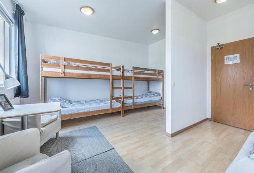 اتاق خانوادگی با چشم‌انداز دریا, Stöð Guesthouse And Apartments