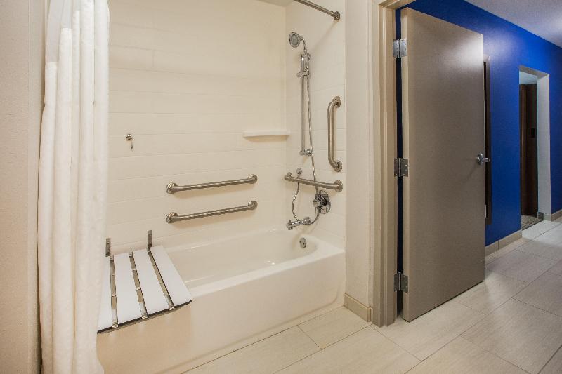 身障者適用スイートルーム, Holiday Inn Express & Suites   El Paso North, An Ihg