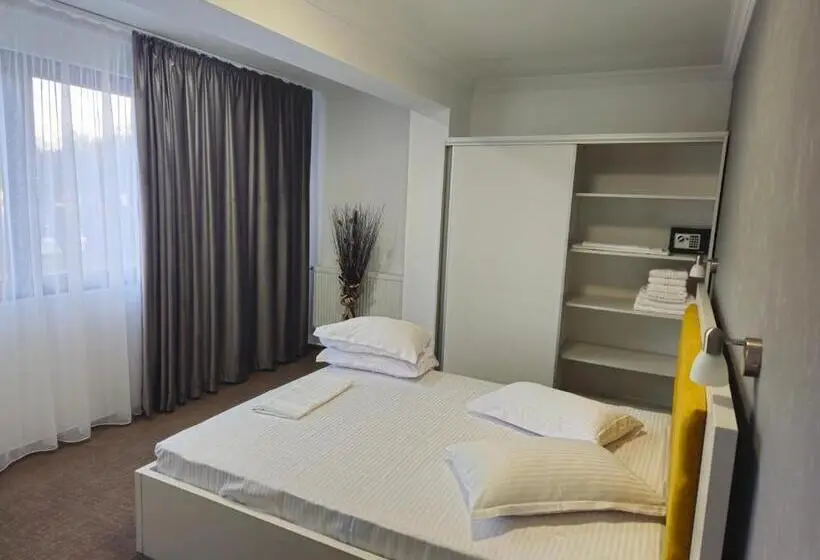 Apartamento 1 Quarto com Balcão, Ilinca