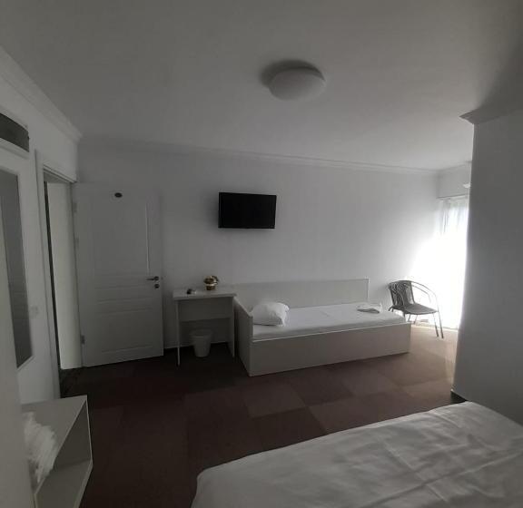 Habitació Triple Estàndard, Ilinca