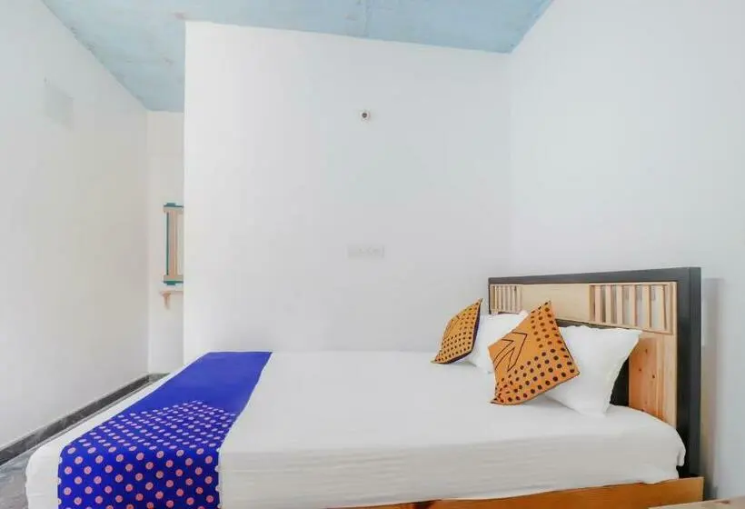 Standard Kolmen Hengen Huone, Super Santa Maria Near Indiranagar Metro Station