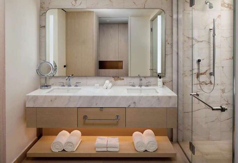 غرفة قياسية سرير كينج, The Ray Hotel Delray Beach, Curio Collection By Hilton