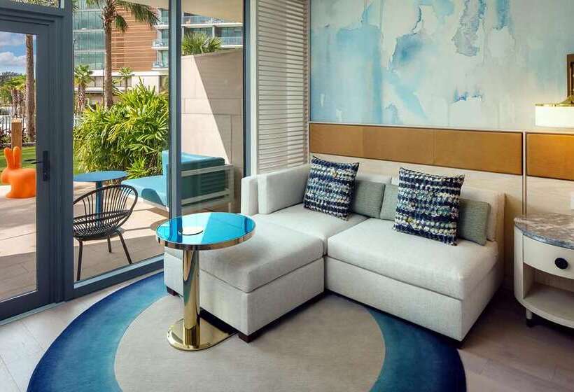 غرفة قياسية سرير كينج, The Ray Hotel Delray Beach, Curio Collection By Hilton