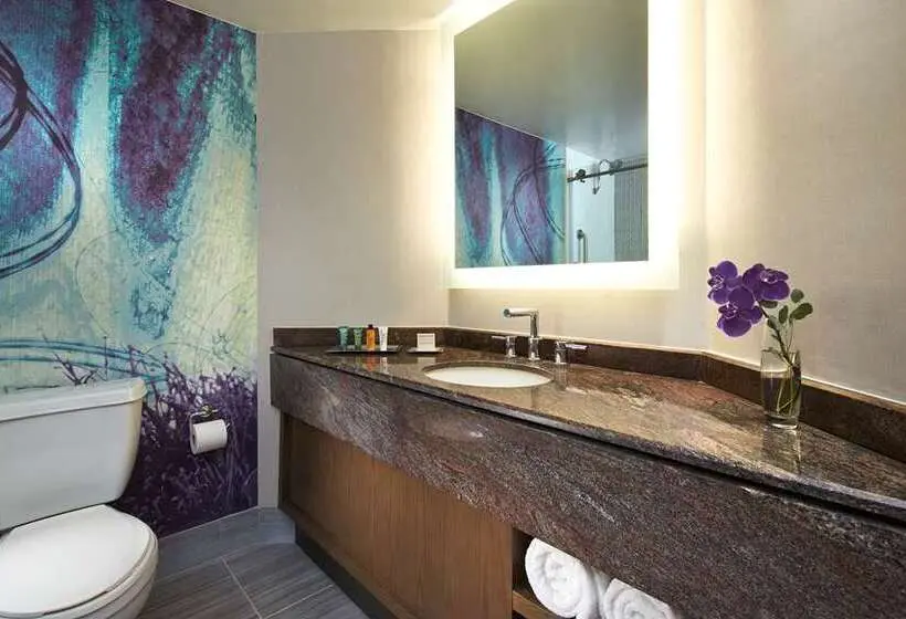 キングサイズベッドのスタンダードルーム, The Ray Hotel Delray Beach, Curio Collection By Hilton