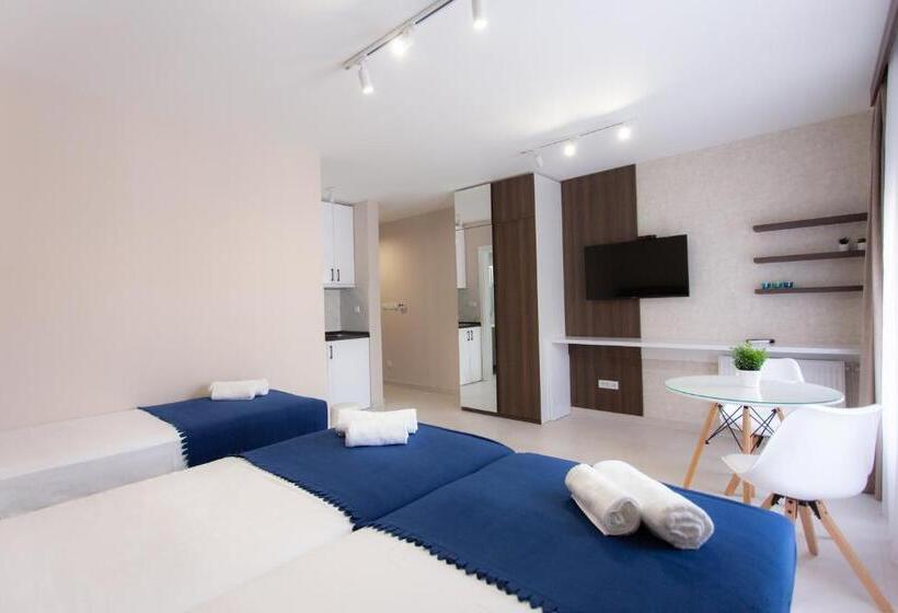 اتاق لوکس سه تخته, Villa Bonnadea