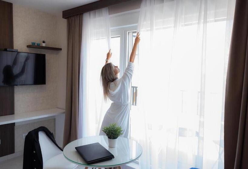 1 Bedroom Penthouse Apartment, Villa Bonnadea