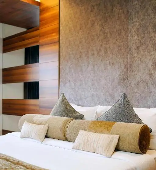 Sviitti, Nexstay River Mouth International