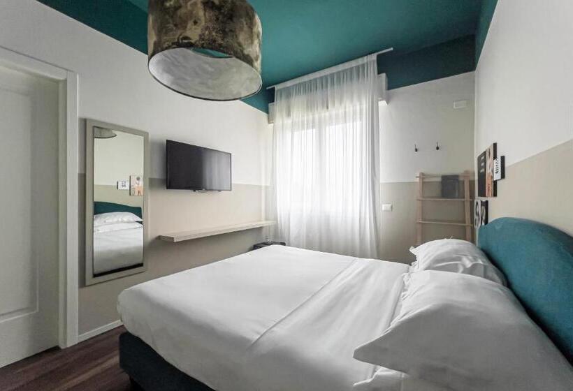 اتاق استاندارد با چشم‌انداز دریا, Lu. B&b