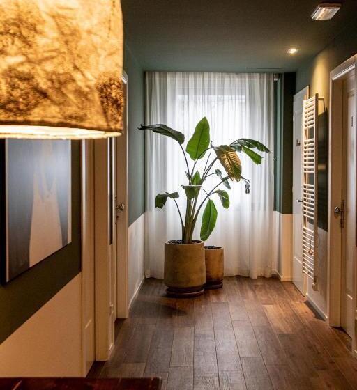اتاق استاندارد چهار تخته, Lu. B&b