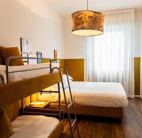 اتاق استاندارد چهار تخته, Lu. B&b