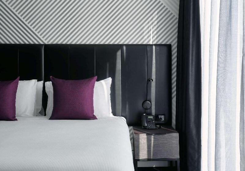 Номер Superior Кровать Кинг, Movenpick Hotel Melbourne On Spencer