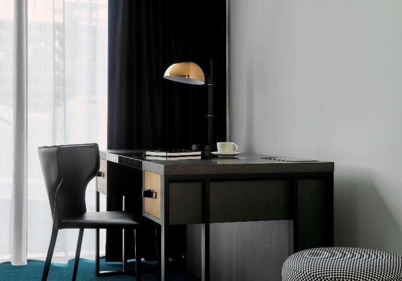 Люкс Superior, Movenpick Hotel Melbourne On Spencer