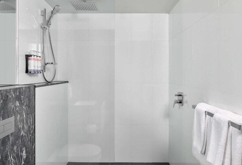 Номер Superior, Movenpick Hotel Melbourne On Spencer