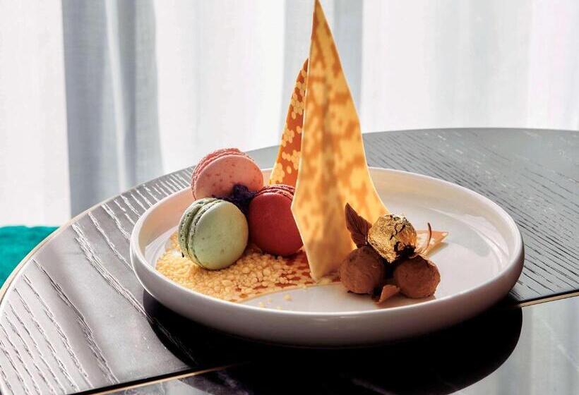 Номер Deluxe Кровать Кинг, Movenpick Hotel Melbourne On Spencer