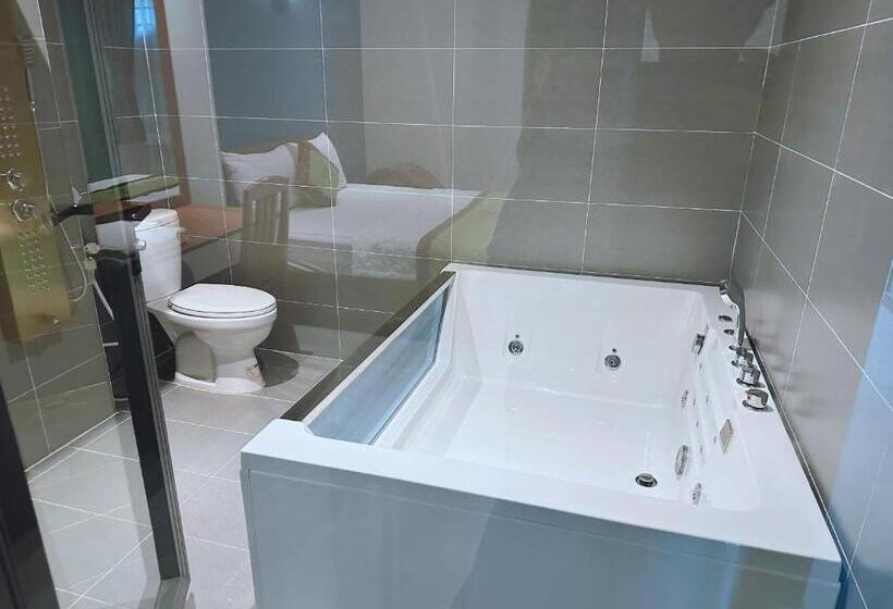 اتاق استاندارد با تخت بزرگ, Phú An