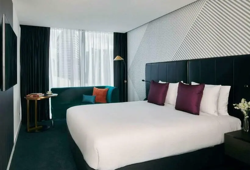 キングサイズベッドのスーペリアルーム, Movenpick Hotel Melbourne On Spencer