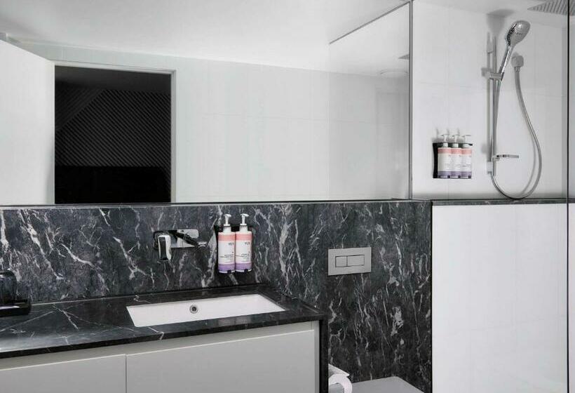 Номер Superior Кровать Кинг, Movenpick Hotel Melbourne On Spencer