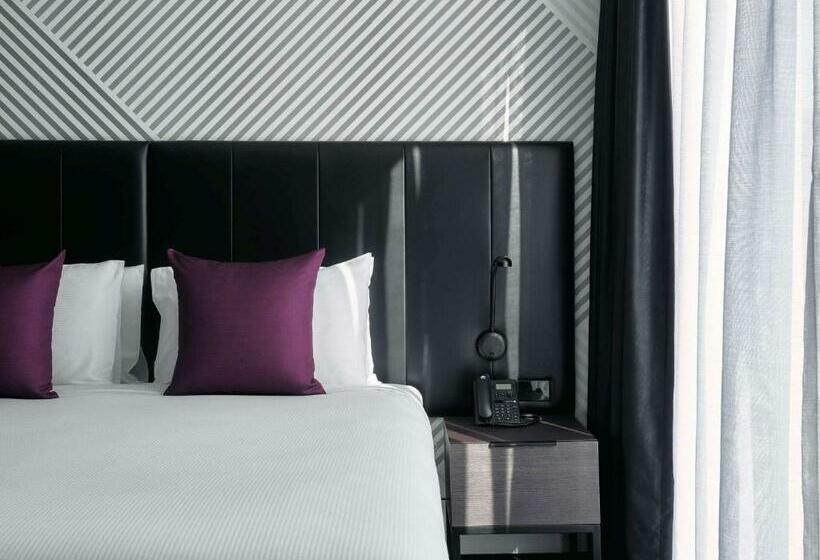 Номер Superior Кровать Кинг, Movenpick Hotel Melbourne On Spencer