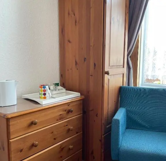 اتاق استاندارد یک تخته با سرویس بهداشتی مشترک, Whiteways Guest House